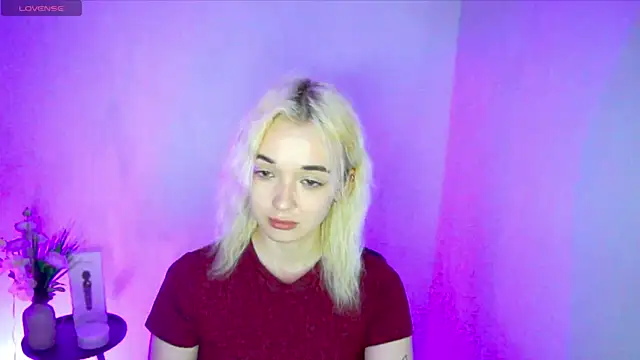 Ashley_S' Live Chat Room