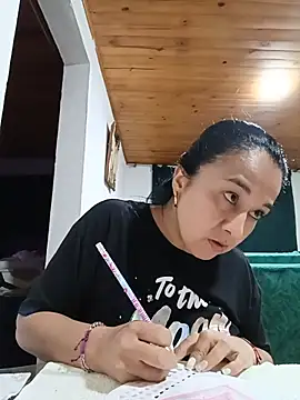 _Dr-Luna_1 Adlı Modelin Canlı Sohbet Odası