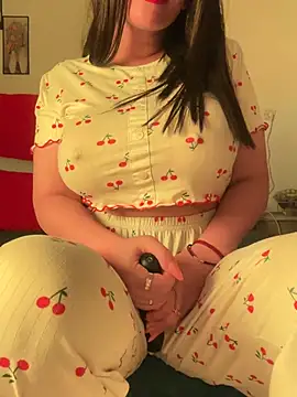 OnlyRima élő chatszobája