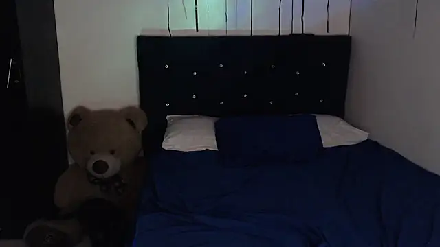 ANGELIQUE_KLANE Live chatroom