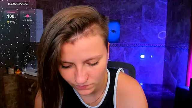 MelindaTin – Naživo chatovacia miestnosť