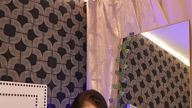 IsabelaWhite чат на живо