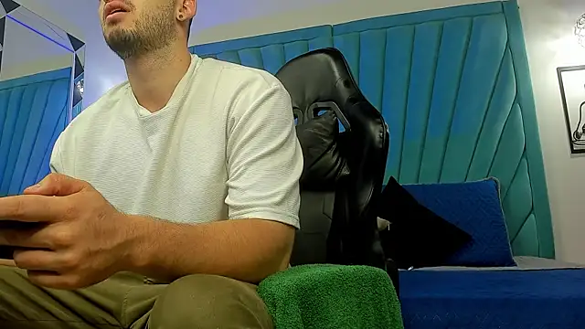 Živá chatovací místnost Logan_WolfJS