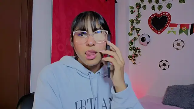 PaulaCutexs – Naživo chatovacia miestnosť