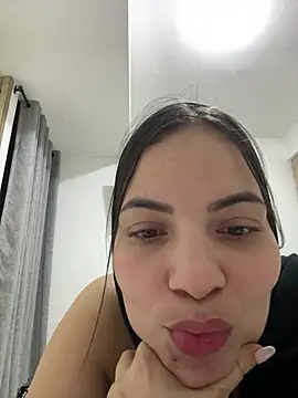 Sala de chat en directo de Layla_kaderr