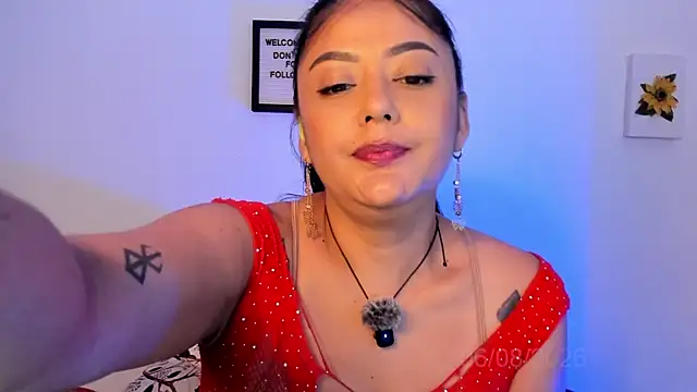 Chat soba uživo modela LauraToro_