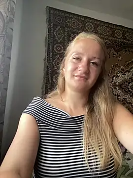 Chat soba uživo modela Emilia_ki