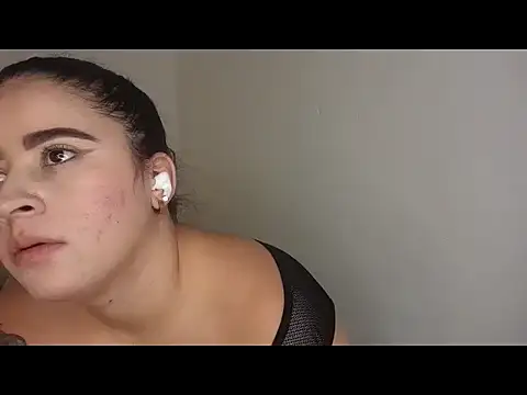 חדר צ'אט בשידור חי של MartinaConnorr