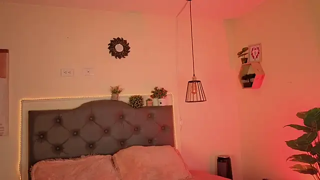 Živá chatovací místnost emily_leinner