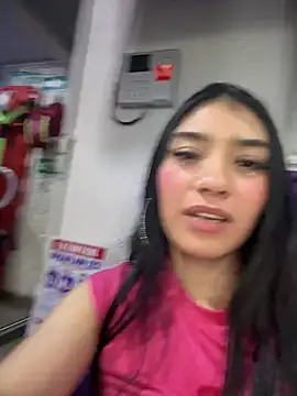 Chat soba uživo modela TayylorSexx