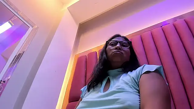 Miaa_Smiith_ – Naživo chatovacia miestnosť