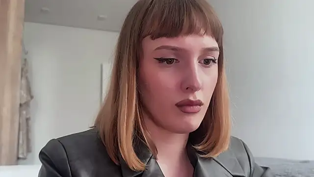 MistressSilvia's Live Chat Room