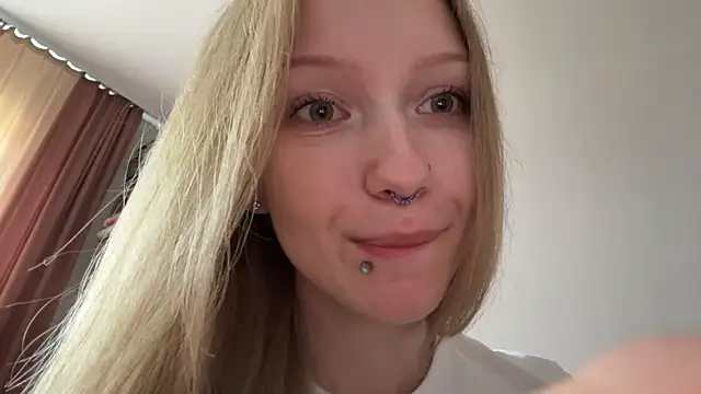 BivalentFalloff's Live Chat Room