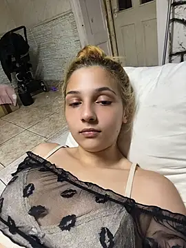 הופעת סקס קאם בשידור חי של amandablonde49