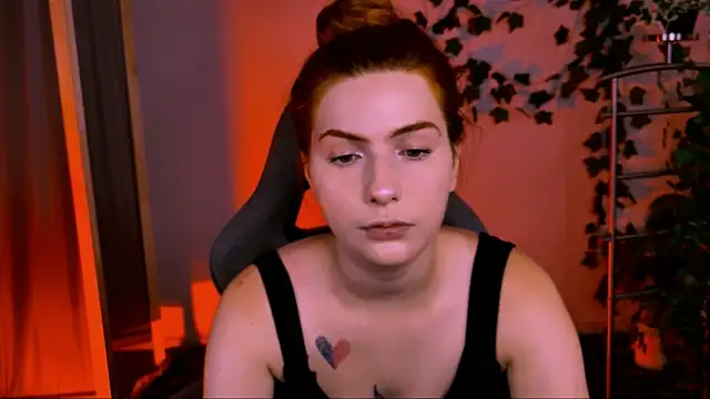 AliceCUNTach's Live Chat Room