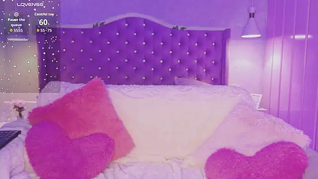 Živá chatovací místnost EllieNeptune_