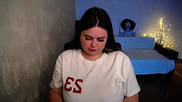 Emily_Mo: δωμάτιο απευθείας συνομιλίας