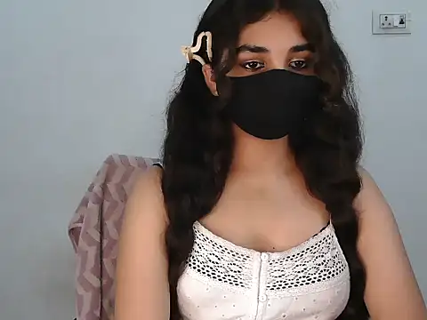 Naughty_Meena 실시간 채팅방