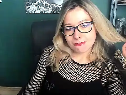 loveHeidi's Live Chat Room