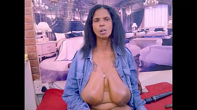 IndianVanya4u2u Adlı Modelin Canlı Sohbet Odası