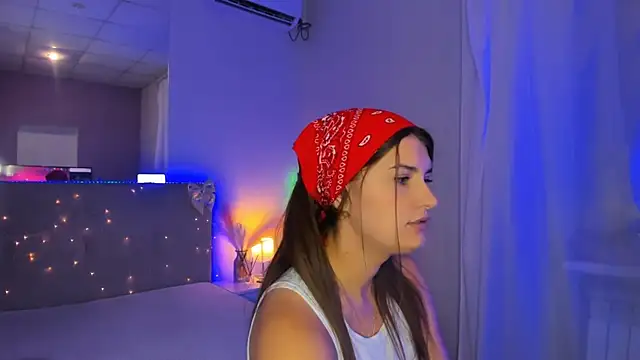 غرفة دردشة Laura_Leee المباشرة