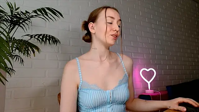 Phòng Chat Trực Tiếp WhitePrincessLuna