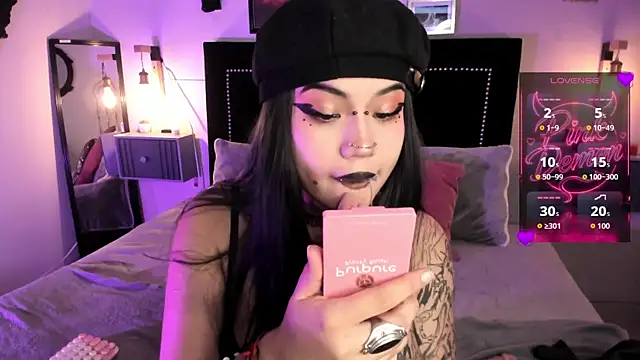 غرفة دردشة pinkk_deemon المباشرة