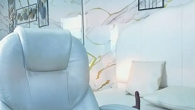 غرفة دردشة Victoria_moonn_ المباشرة