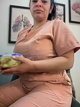 Dr_Nathalia_28's Live Chat Room