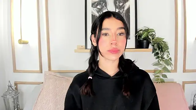 Nanami_'s Live Chat Room