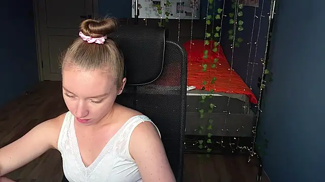 Anna_Kare Adlı Modelin Canlı Sohbet Odası