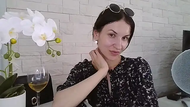 JuliaLovely: δωμάτιο απευθείας συνομιλίας