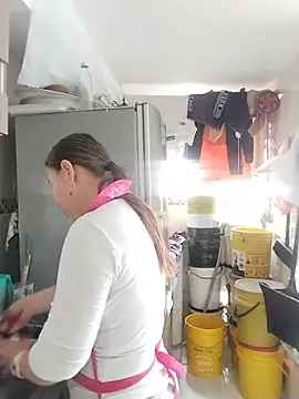 Pokój czatu na żywo – LaraCaliente