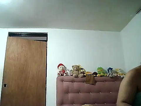 Chiquilove27 Live Chatraum