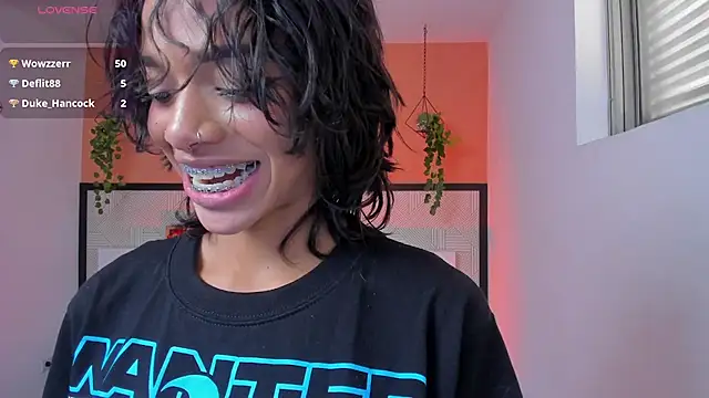Britney_Collins_ – Naživo chatovacia miestnosť