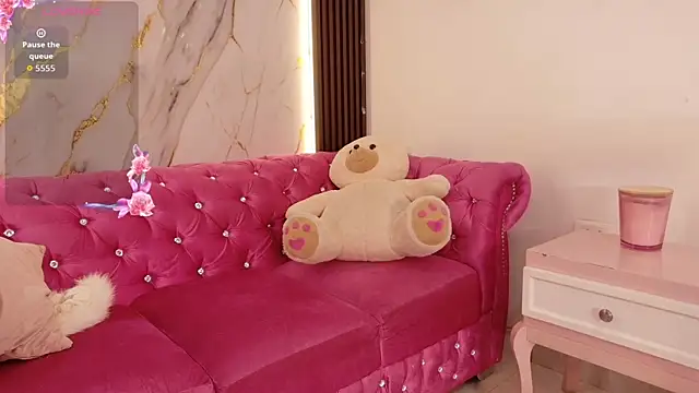 Scarlett_Star01 Adlı Modelin Canlı Sohbet Odası