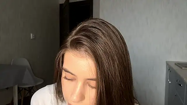 LypsiXo Adlı Modelin Canlı Sohbet Odası