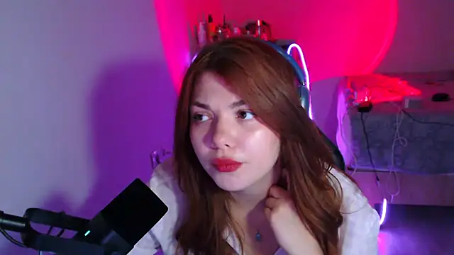 helengilmor Live Chatrum