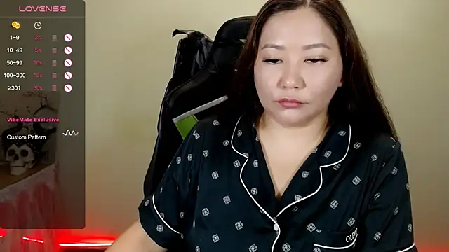 LisaAsianFlower's Live Chat Room
