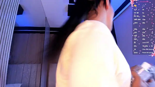 ห้องแชทสดของ LexiAdamss
