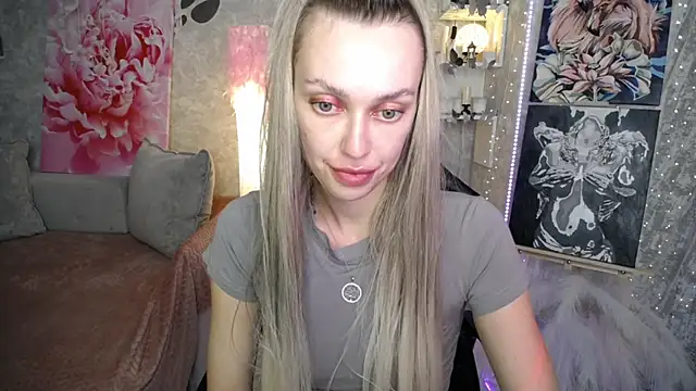 NickyAdamidi's Live Chat Room