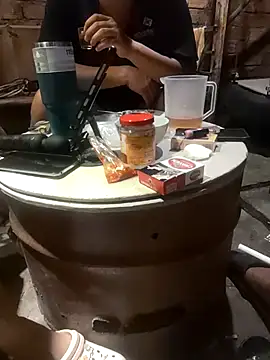 Chat soba uživo modela Jolie-Clark