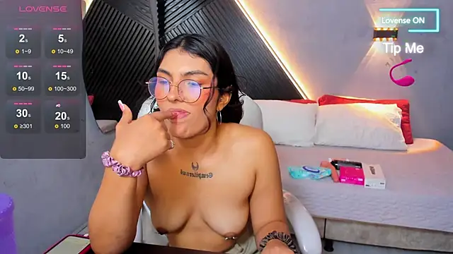 Chat soba uživo modela Amara_lune