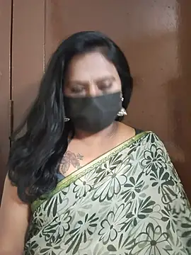 Meera_mia's Live Chat Room