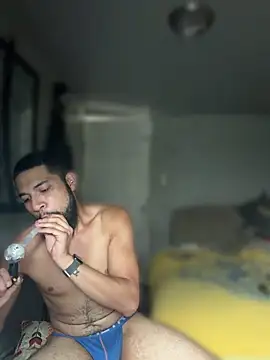 חדר צ'אט בשידור חי של chamelit00
