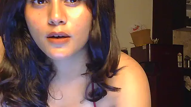 Naira_fit's Live Chat Room