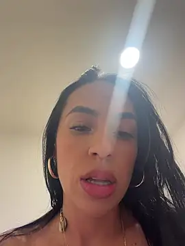 Pokój czatu na żywo – alina_cruz