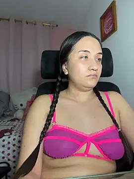 Pokój czatu na żywo – Melody_Fox26