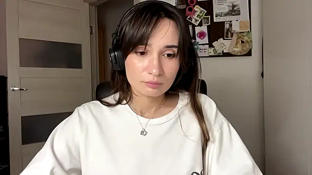 ElenoreMccallum élő chatszobája