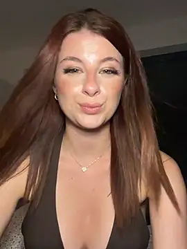 Chat soba uživo modela Mia-Rey